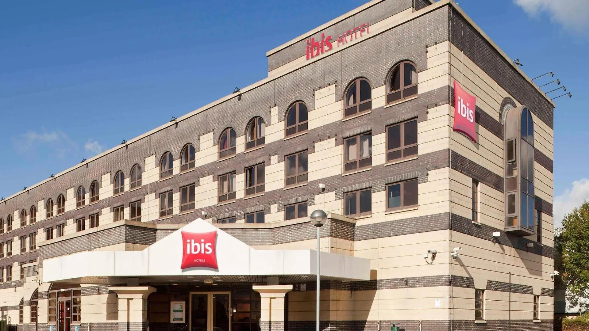 Staying In Southampton City Centre: 2 Central Hotels Compared