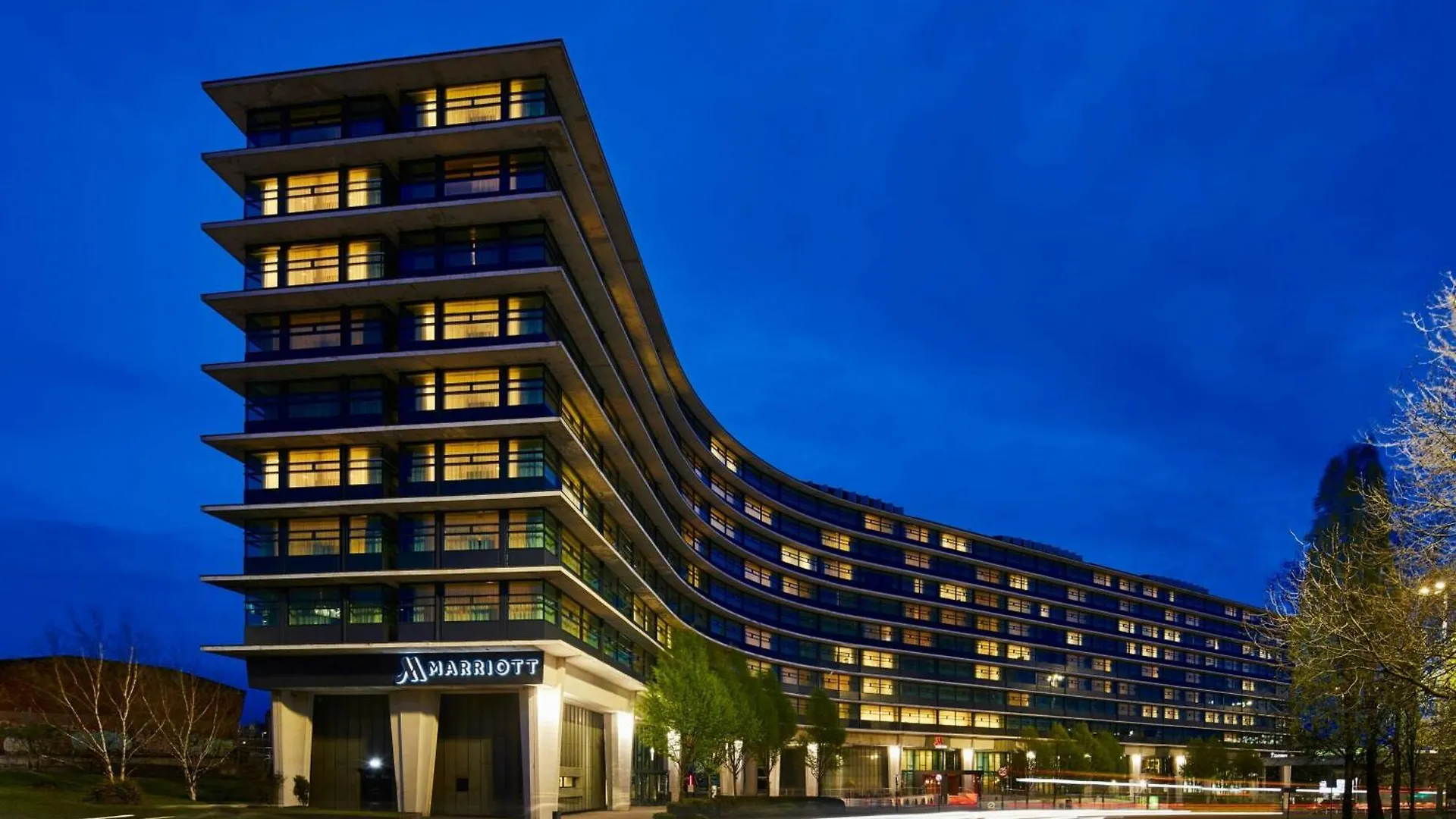 5 Central Manchester Hotels Near Fletcher Moss Gardens Worth Booking