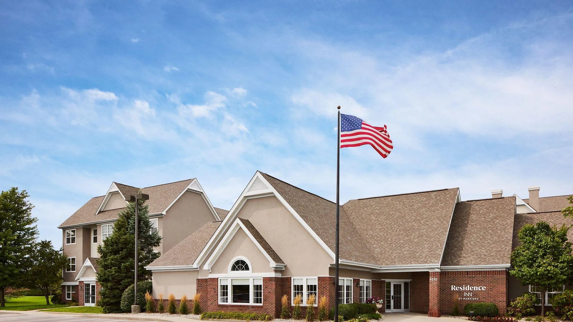 7 Business Hotels Close to Indianapolis Museum of Art