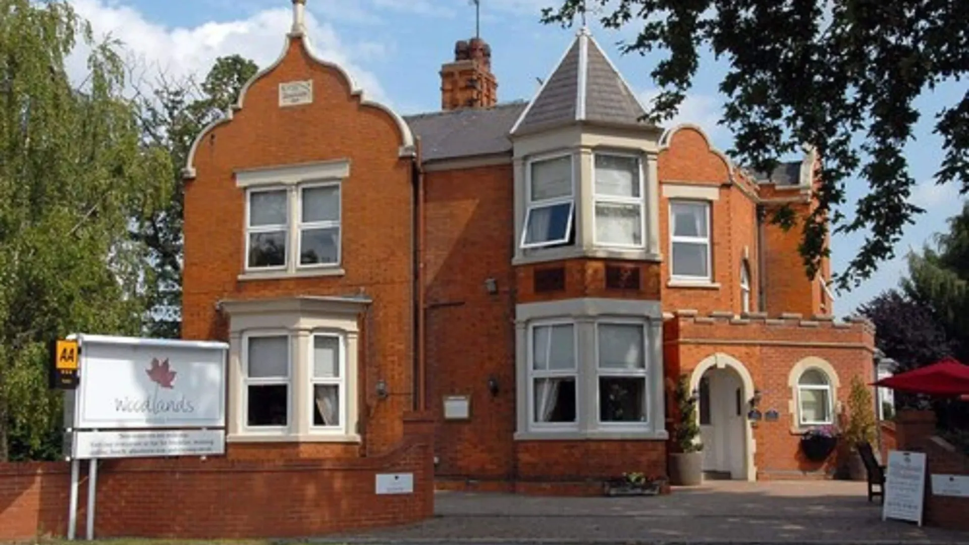 15 Smart Hotels in England Solo Travellers Should Book