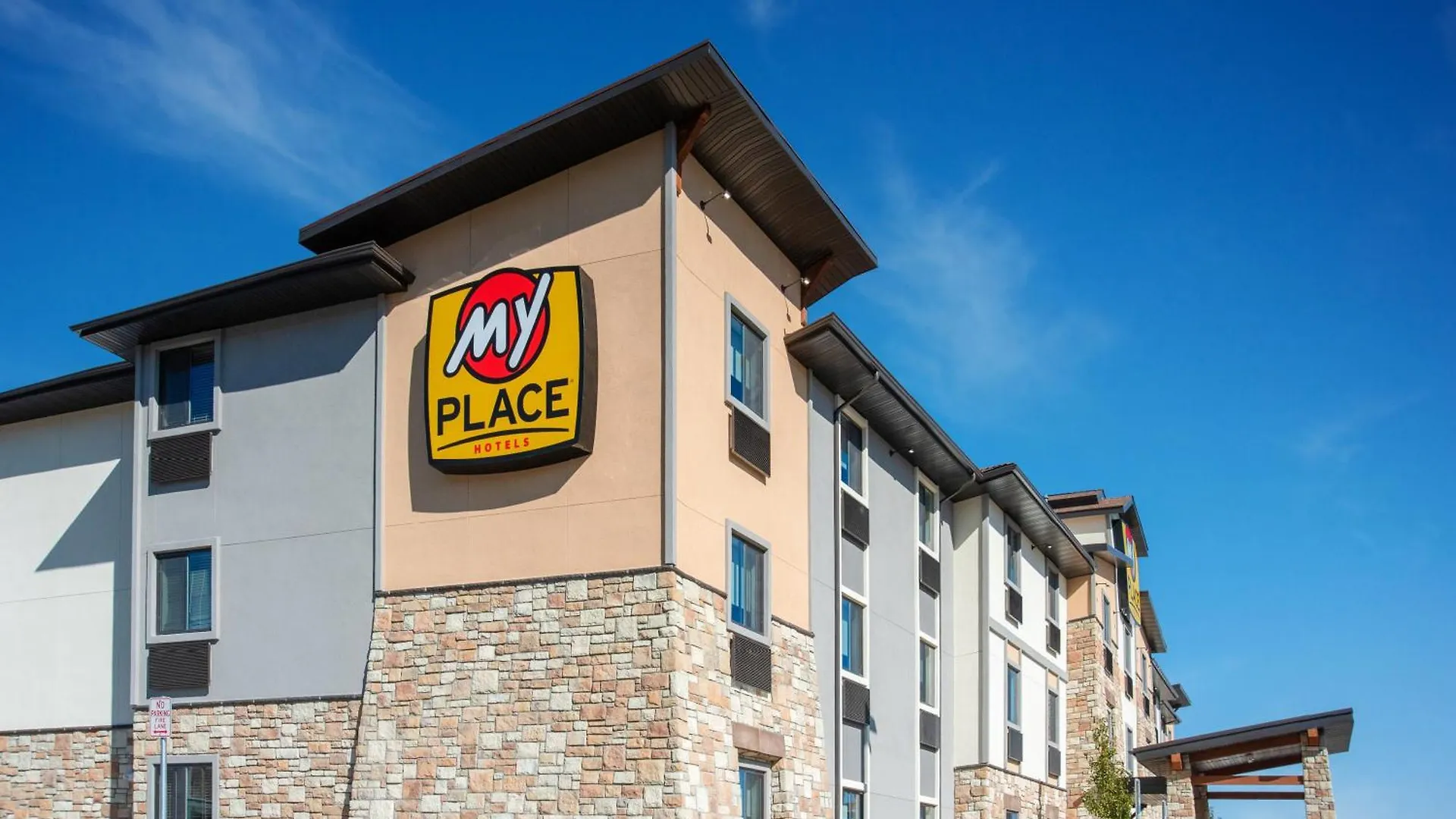 Staying in Nevada for Work: 9 Business Hotels Compared