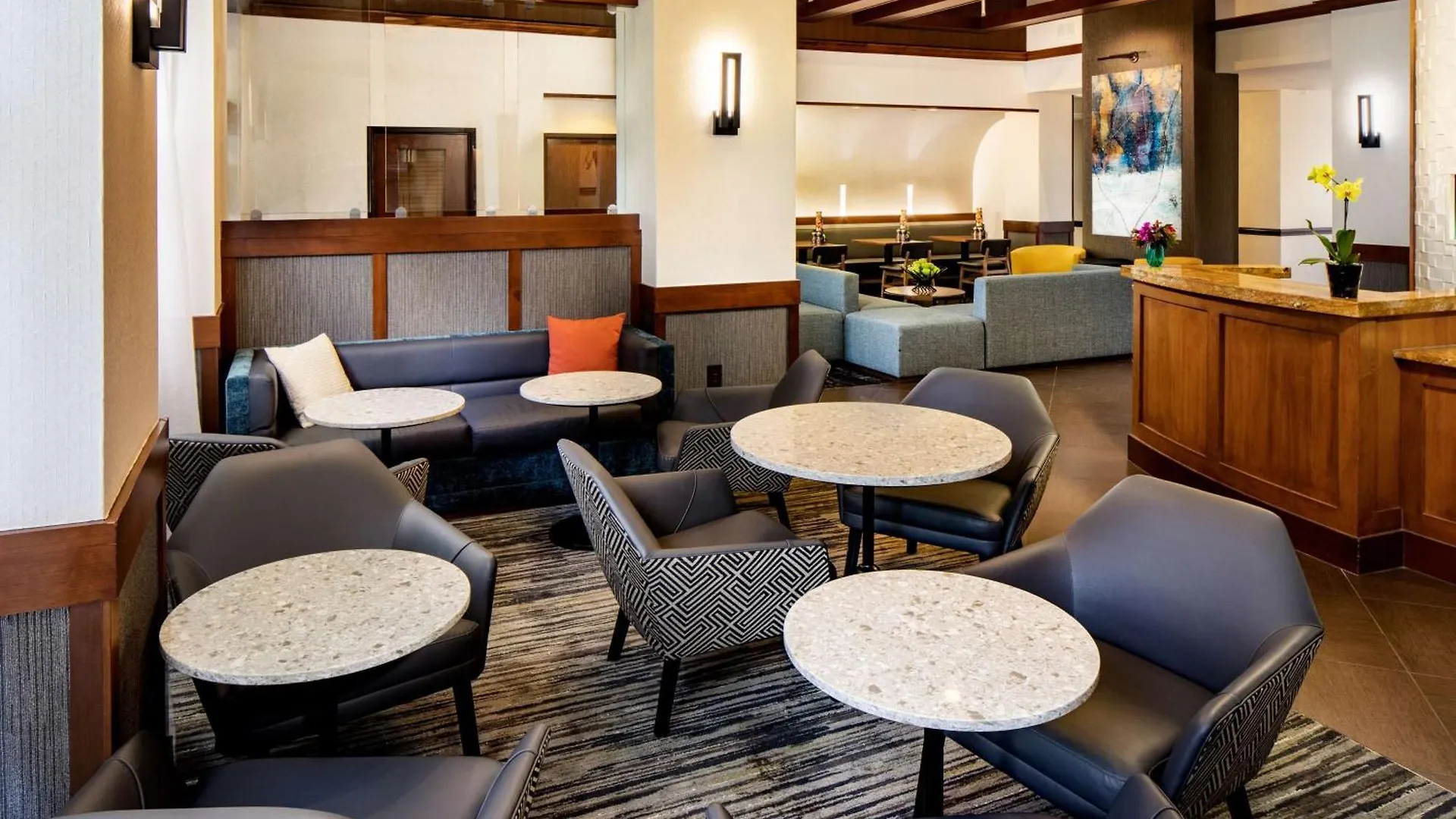 4 Airport Hotels in Arrowood Worth Booking Near CLT