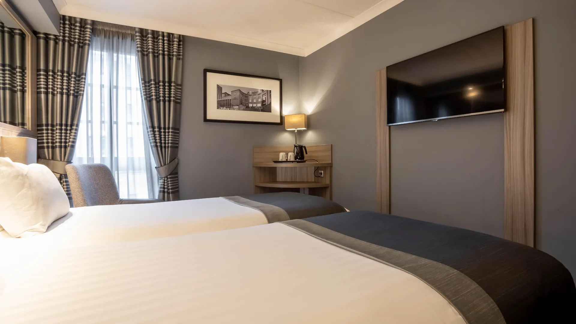 3 Family-Friendly Hotels in Glasgow City Centre Worth Booking