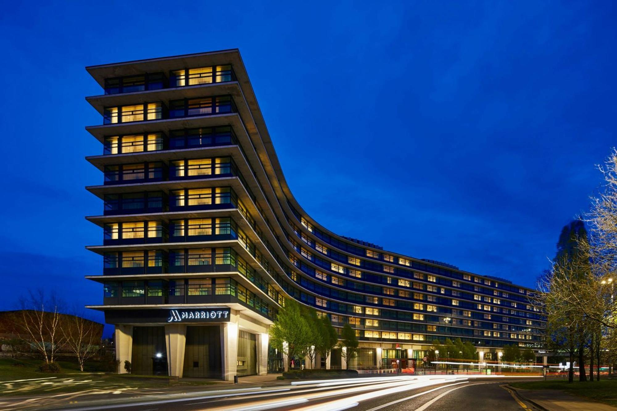 5 Central Manchester Hotels Near Fletcher Moss Gardens Worth Booking