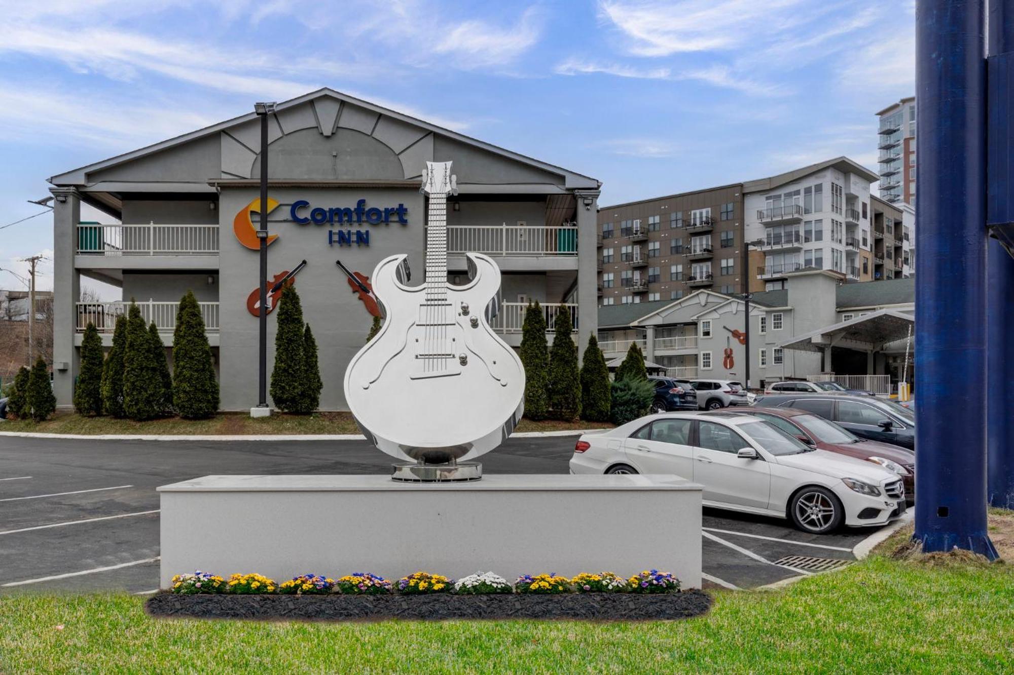 9 Business Hotels in Downtown Nashville That Stand Out