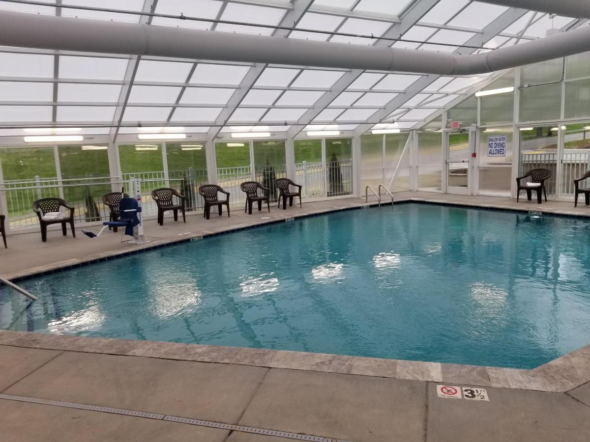 15 Budget Hotels Near Dixie Stampede for Smart Pigeon Forge Stays