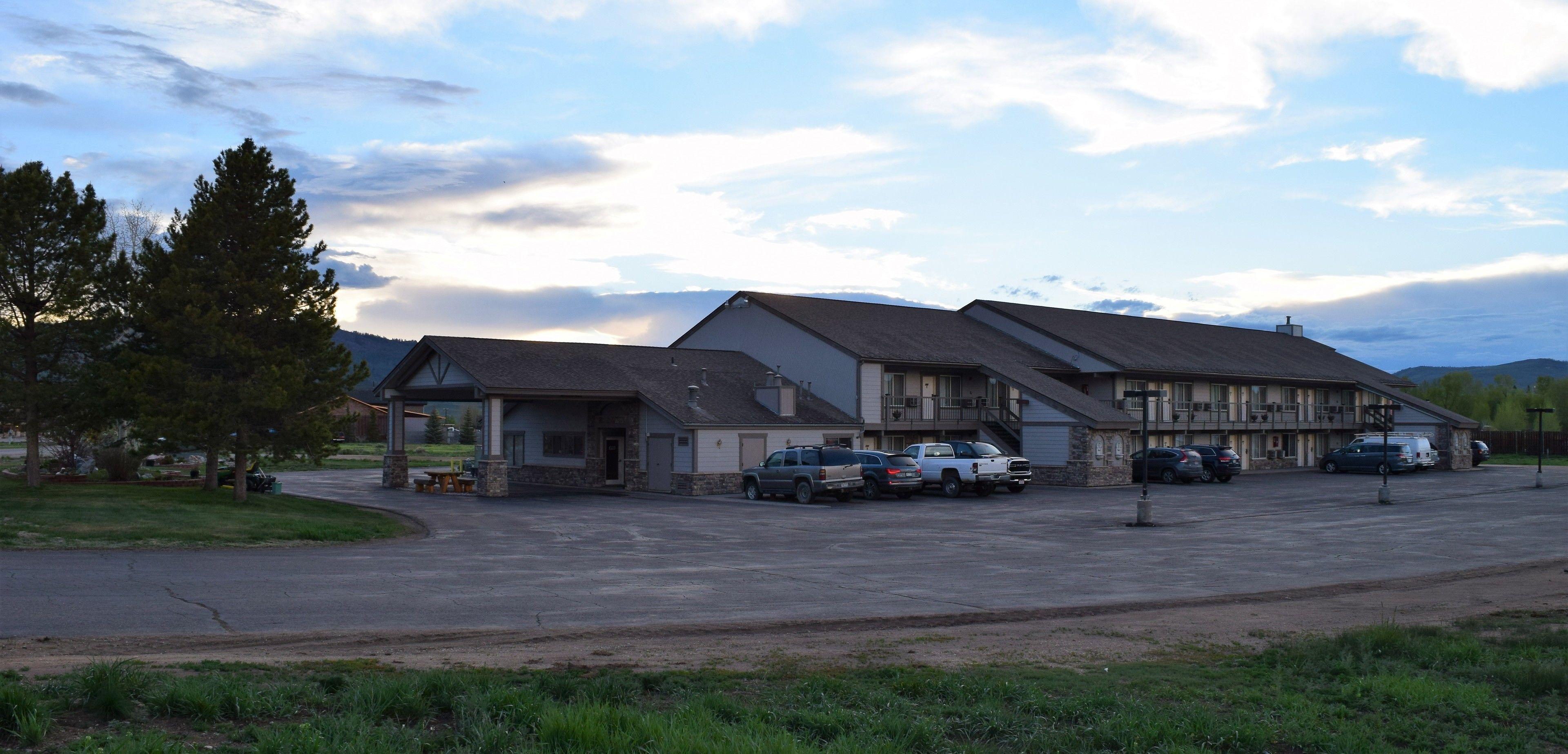 Where to Stay in Roosevelt National Forest: 4 Best Central Hotels