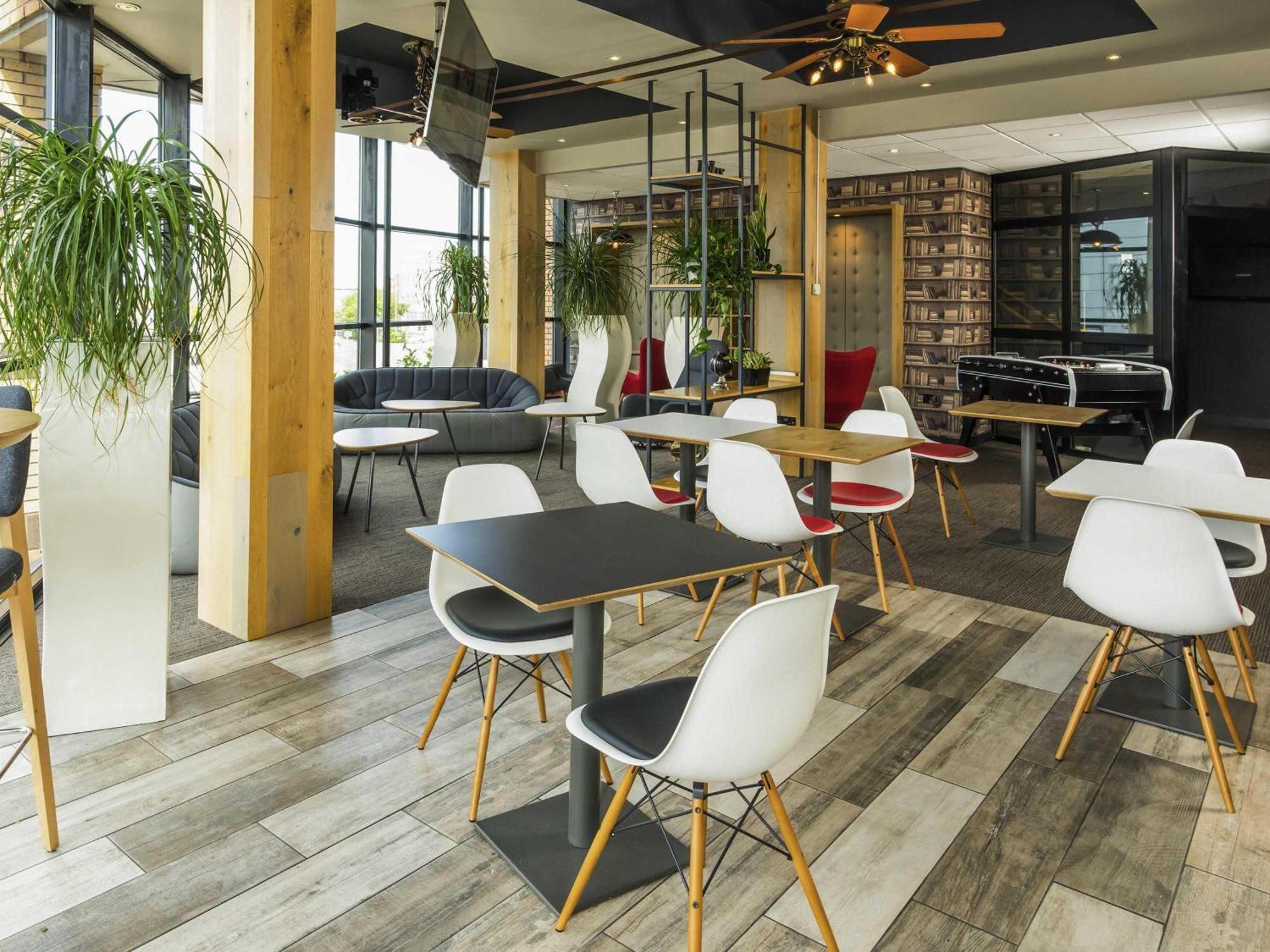 6 Smart Family-Friendly Hotels In Leicester City Centre Worth Booking