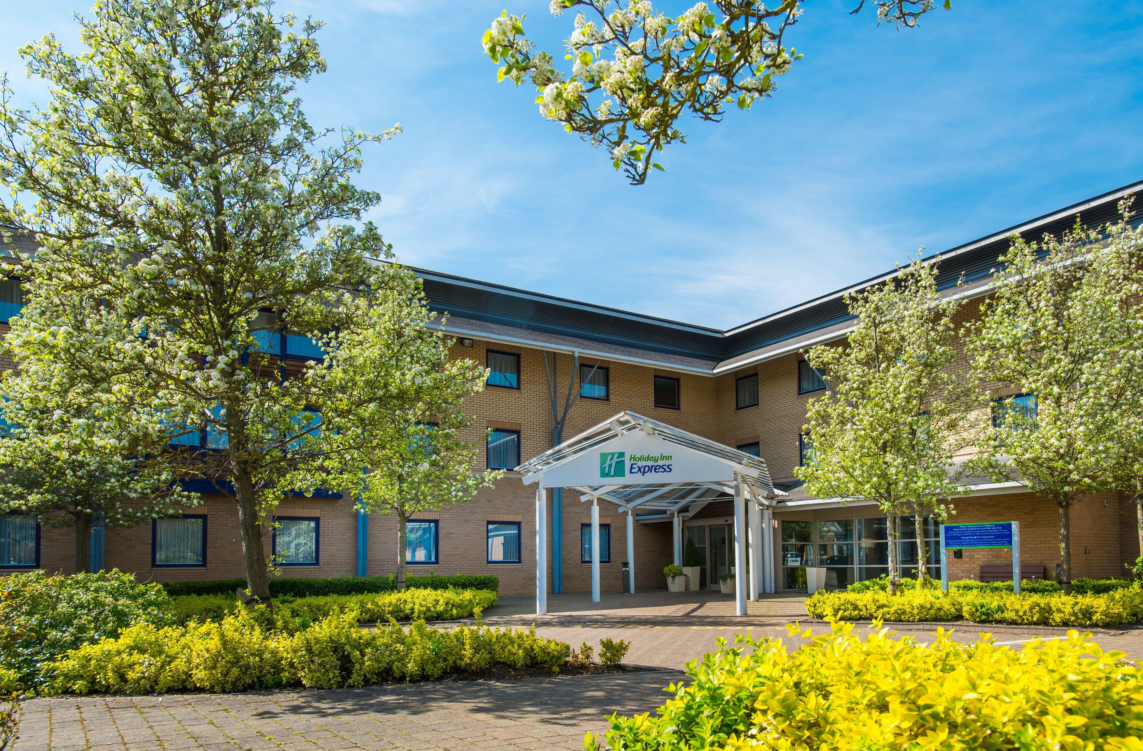 4 Family Hotels Near Bletchley Park Worth Booking