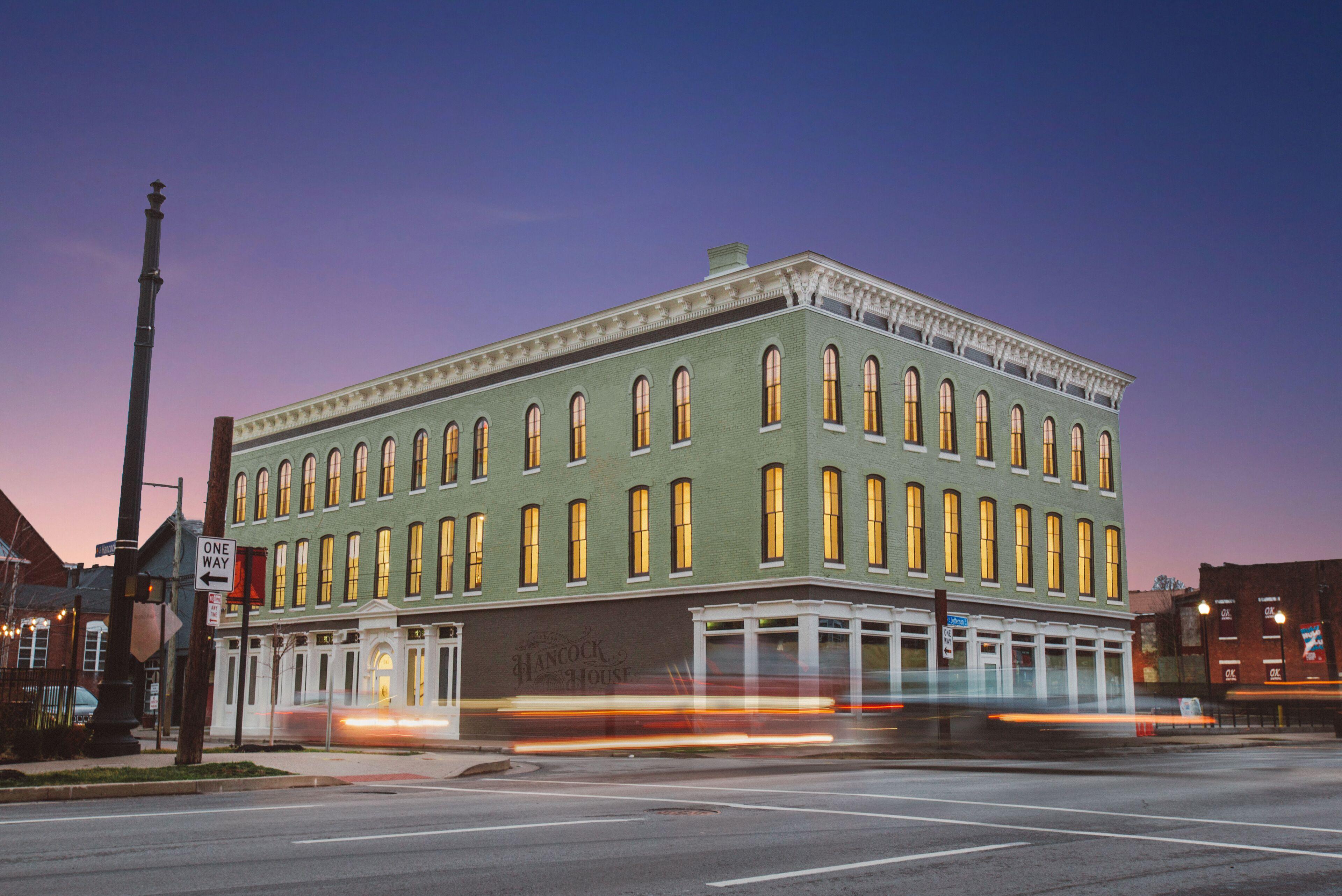 5 Smart Airport Hotels In Louisville Waterfront Park Worth Booking