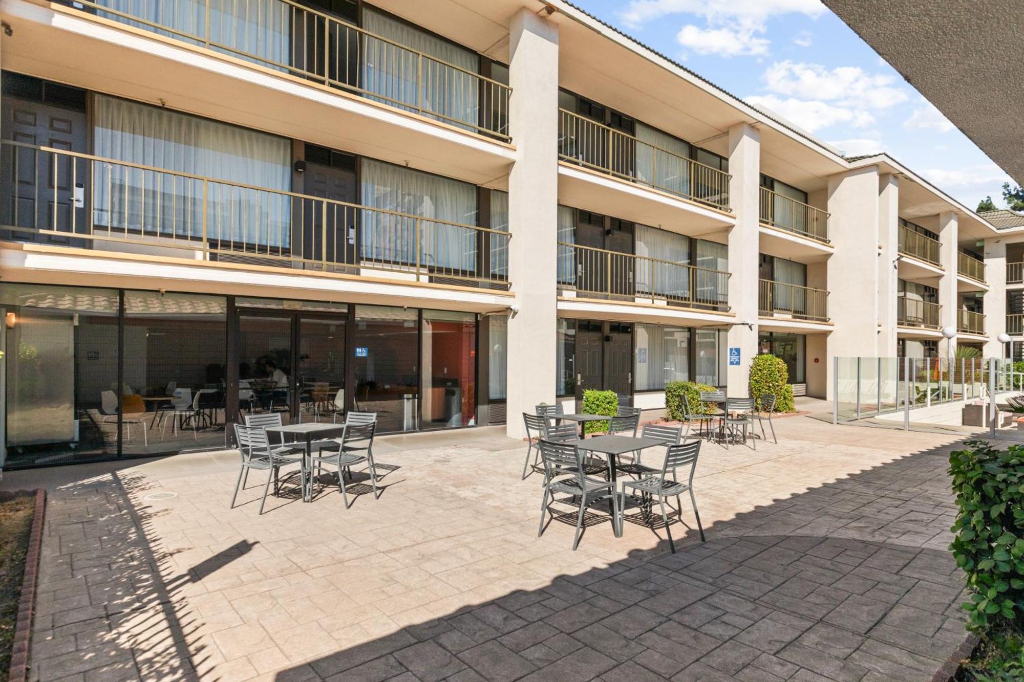 4 Business Hotels in Downtown Sacramento for Work Trips