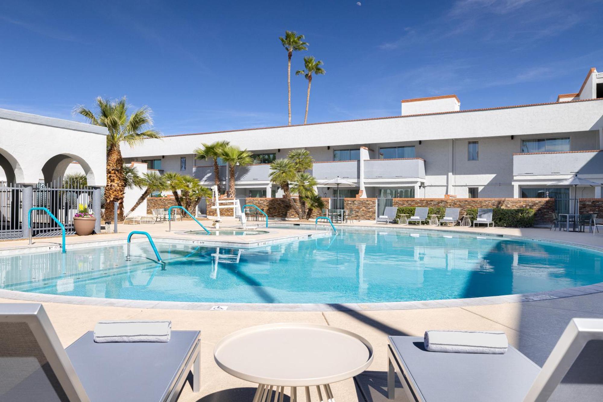 4 Business Hotels Near Davis-Monthan AFB Worth Booking